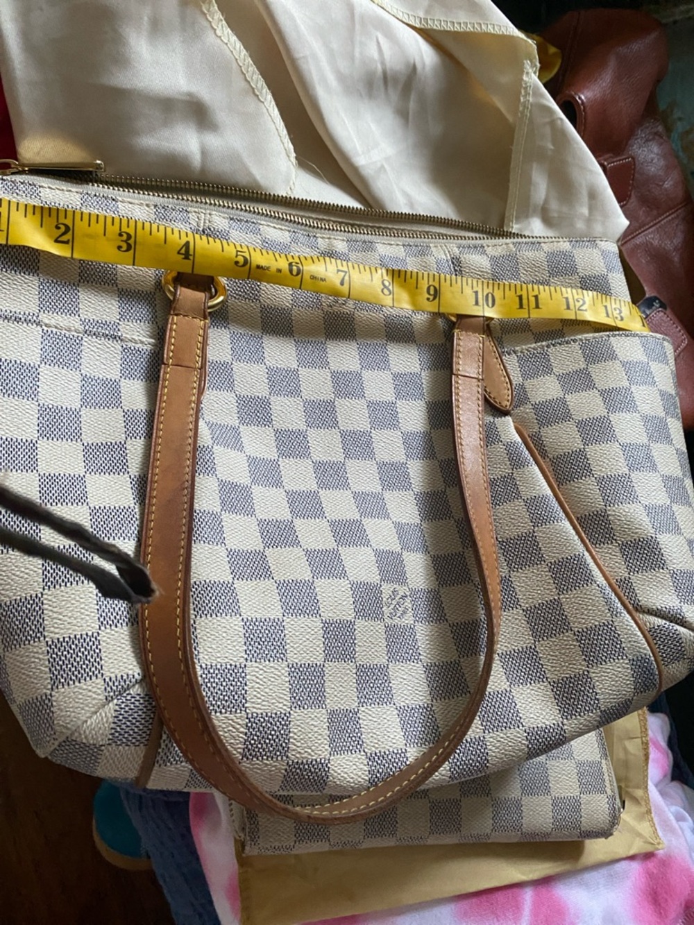 Louis Vuitton Damier Azur shoulder/tote with Tan Leather Trim. Authentic - Picture 17 of 17